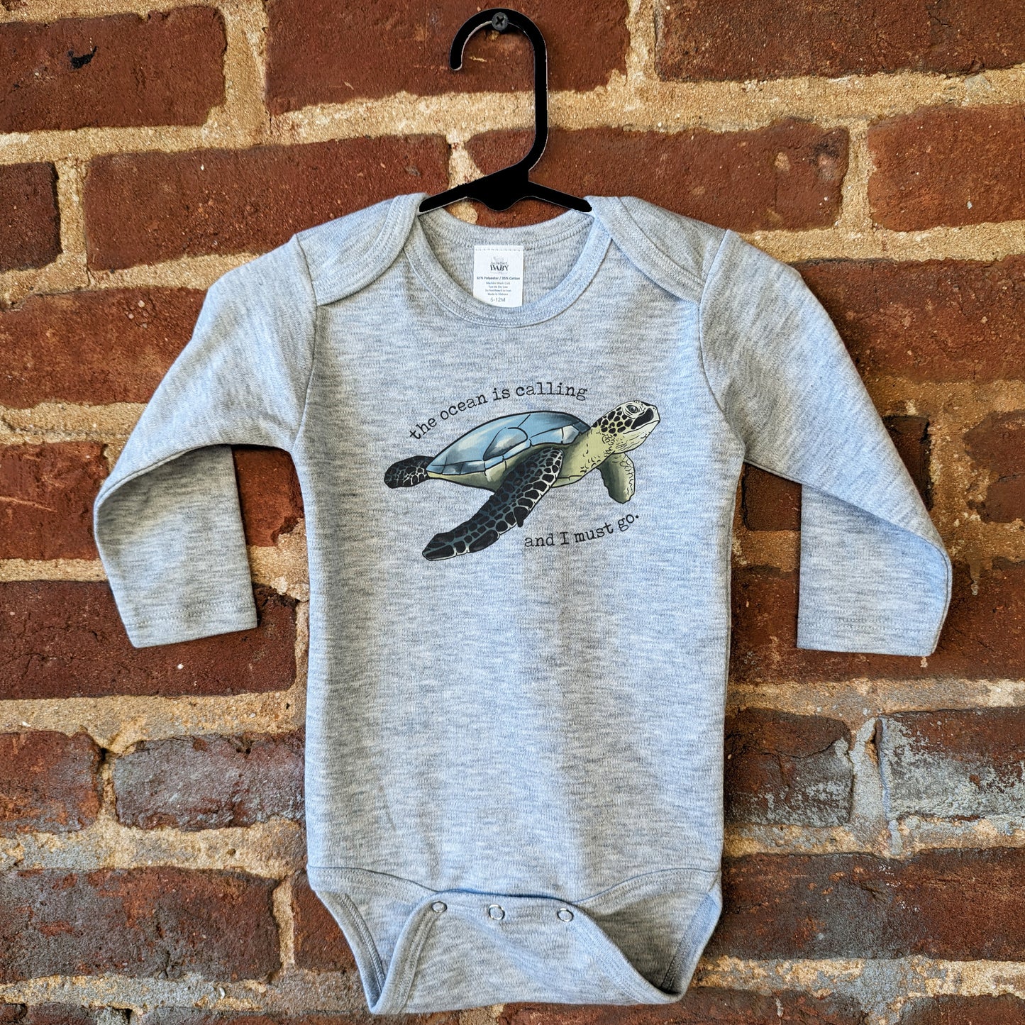 "The Ocean is calling" Sea Turtle Ocean Beach Grey Baby Body Suit